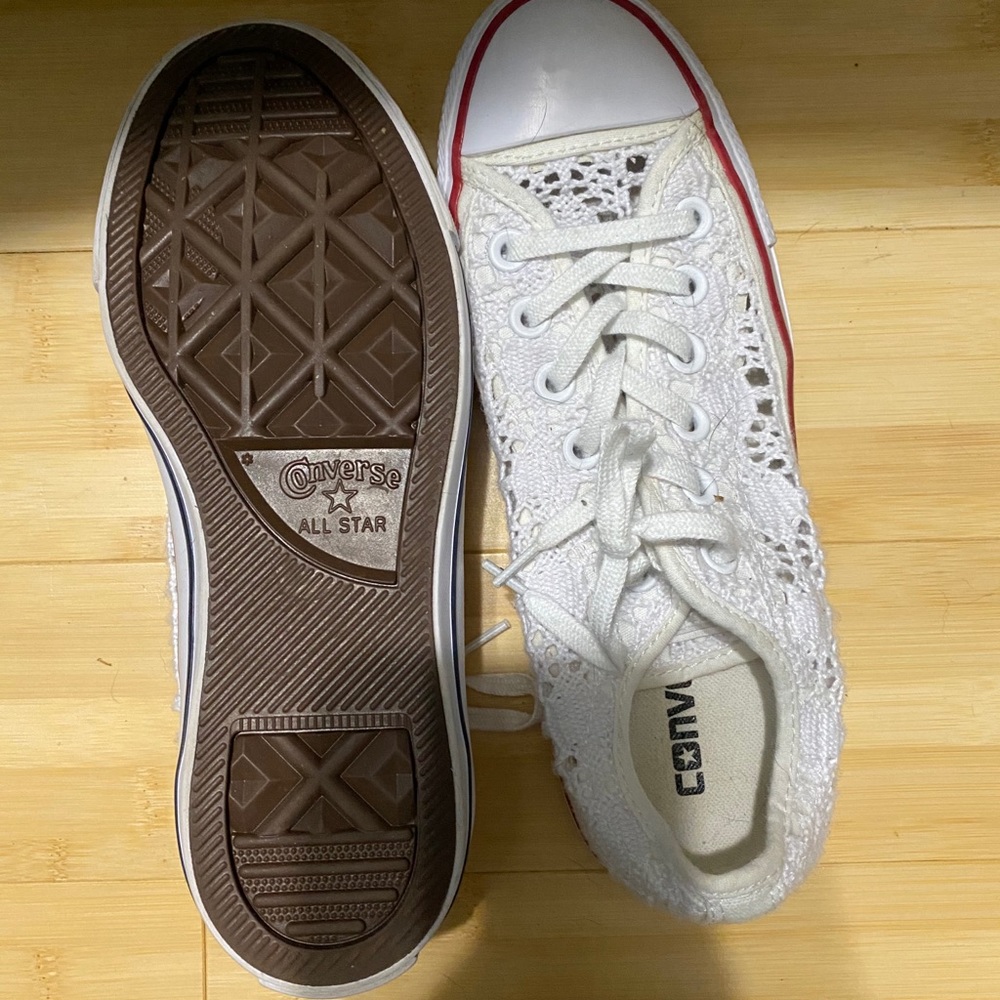 Converse - Picture 2 of 3
